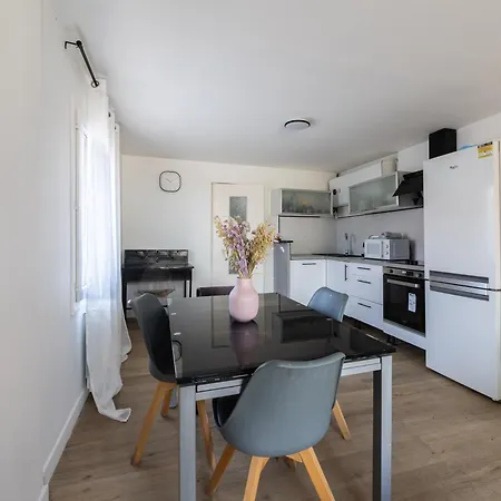 Holiday home Chez Lea - Maison Familiale Pour 6 Avec Jardin