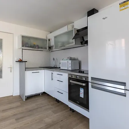Chez Lea - Maison Familiale Pour 6 Avec Jardin